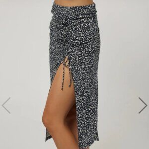 O'Neill Romero Animal Print Side Visit > Slit Ruched Navy White Midi Skirt